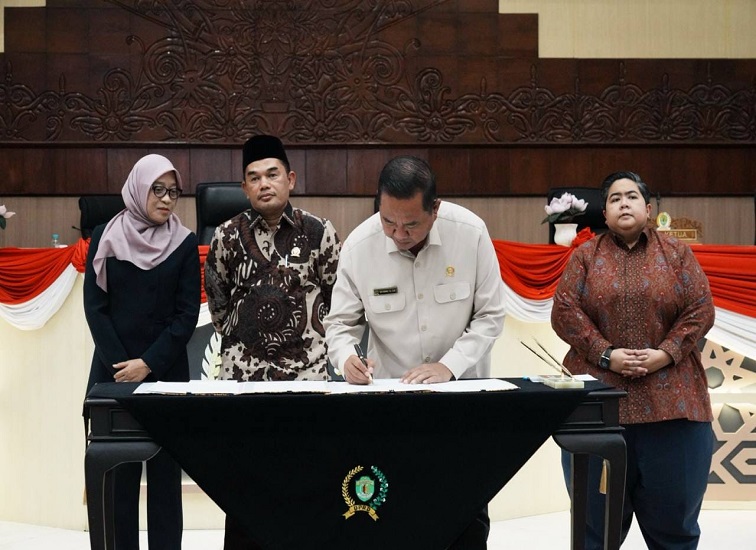 Penandatanganan Perubahan KUA PPAS Tahun 2026.(Adpim Pemprov Kaltim)