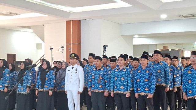 Pelantikan Pejabat Administrator dan pengawas sebanyak 58 orang, Gedung Serbaguna Kantor Bupati Kukar, Tenggarong, Jumat (18/9/26). (Dilla/lingkarkaltim)