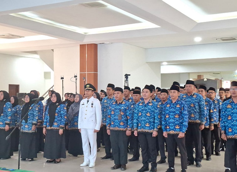 Pelantikan Pejabat Administrator dan pengawas sebanyak 58 orang, Gedung Serbaguna Kantor Bupati Kukar, Tenggarong, Jumat (18/9/26). (Dilla/lingkarkaltim)
