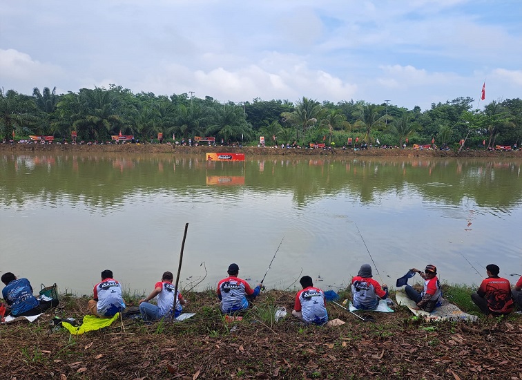 Acara Lomba Mancing di Tenggarong Sebrang (Dok. Hafidz/Lingkarkaltim)