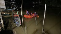 Tim Damkar Lakukan pencarian sejak Senin malam (31/8/26). (Doc. Disdamkarmatan Kukar)