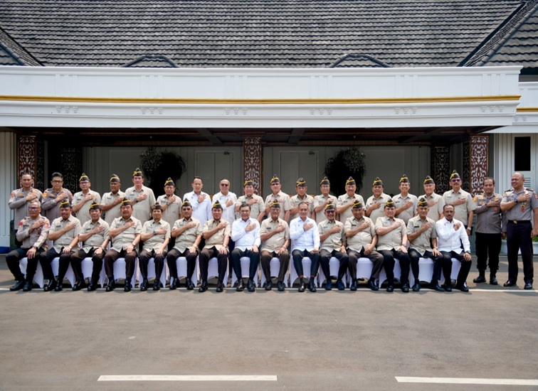 Menteri Koordinator Bidang Politik dan Keamanan (Menko Polkam) Jenderal TNI (Purn.) Djamari Chaniago menerima audiensi Persatuan Purnawirawan Kepolisian Negara Republik Indonesia (PP Polri) di Kantor Kemenko Polkam, Jakarta, Rabu (16/9/2026). (dok. Kemenko Polkam)