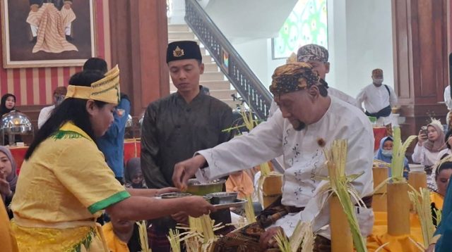 Beluluh Sultan Kutai Ing Martadipuran di Kedaton, Kamis (17/9/26). (Dilla/lingkarkaltim)
