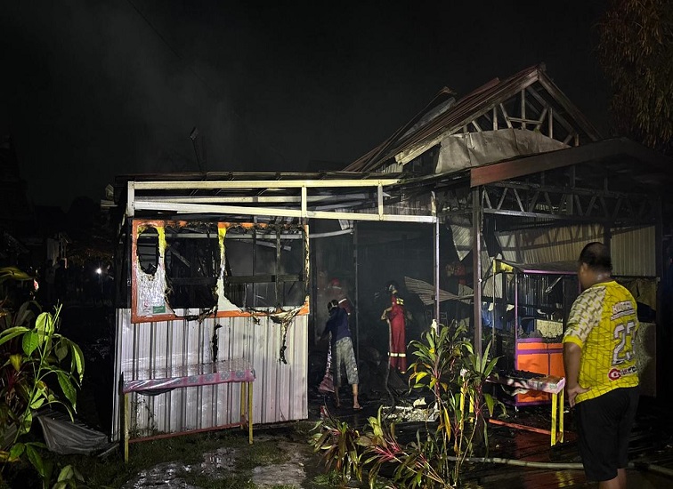 Musibah kebakaran terjadi dikawasan Jalan Pesut Tenggarong, Jum'at (4/9/2026) (Rizki/Lingkarkaltim)