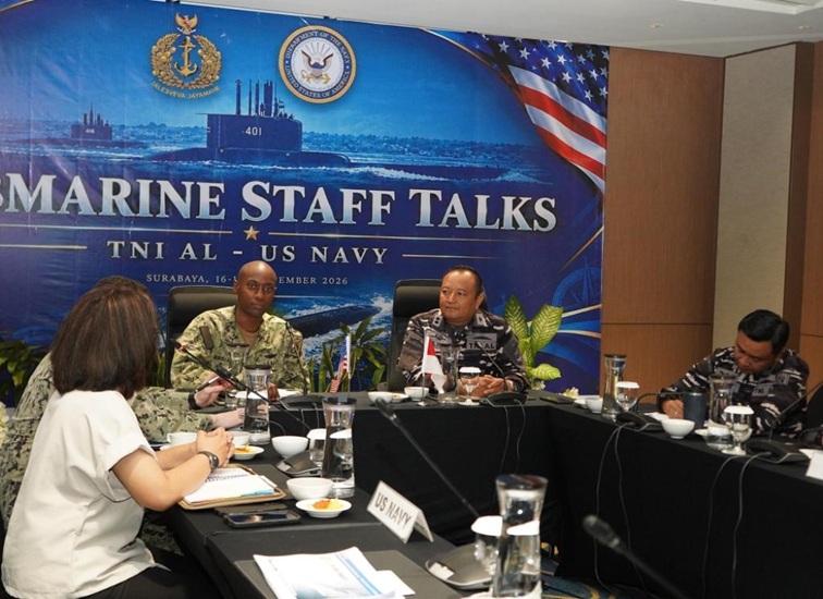 Pertemuan antara TNI AL dan United States Navy (US Navy) dalam memperkuat kerja sama bilateral di bidang kapal selam melalui pelaksanaan Submarine Staff Talks yang berlangsung pada 15 - 17 September 2026 di Surabaya. (Dok. tnial.mil.id)