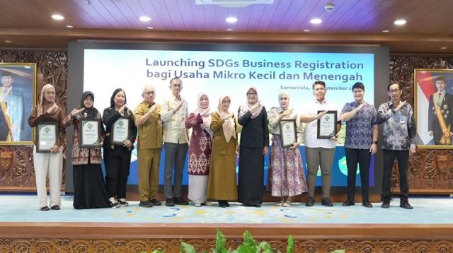 Sekretaris Daerah Provinsi Kalimantan Timur  Dra Sri Waahyuni, M.PP melaunching  SDGS ( Sustainable Development Goals)   Business  Registration   bagi Usaha Mikro,  Kecil Menengah (UMKM).(Adpim Pemprov Kaltim)