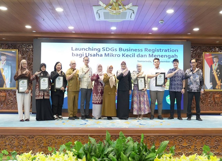Sekretaris Daerah Provinsi Kalimantan Timur  Dra Sri Waahyuni, M.PP melaunching  SDGS ( Sustainable Development Goals)   Business  Registration   bagi Usaha Mikro,  Kecil Menengah (UMKM).(Adpim Pemprov Kaltim)