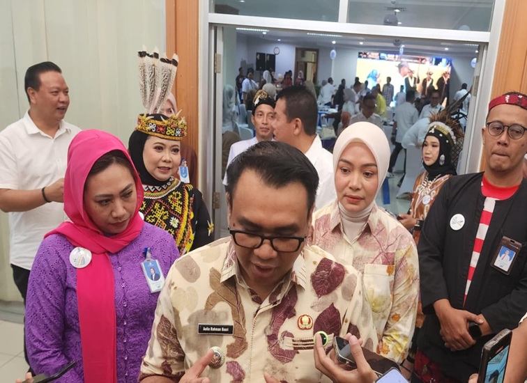 Bupati Kukar, Aulia Rahman Basri, Rabu (14/10/26). (Dilla/lingkarkaltim)