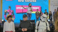 Wakil Menteri Ekonomi Kreatif/Wakil Kepala Badan Ekonomi Kreatif (Ekraf), Irene Umar, memberikan sambutan pada acara Indonesia Comic Con (ICC) di Jakarta International Expo (JIExpo), Jakarta, Sabtu (3/10/2026). (dok. ekraf.go.id)