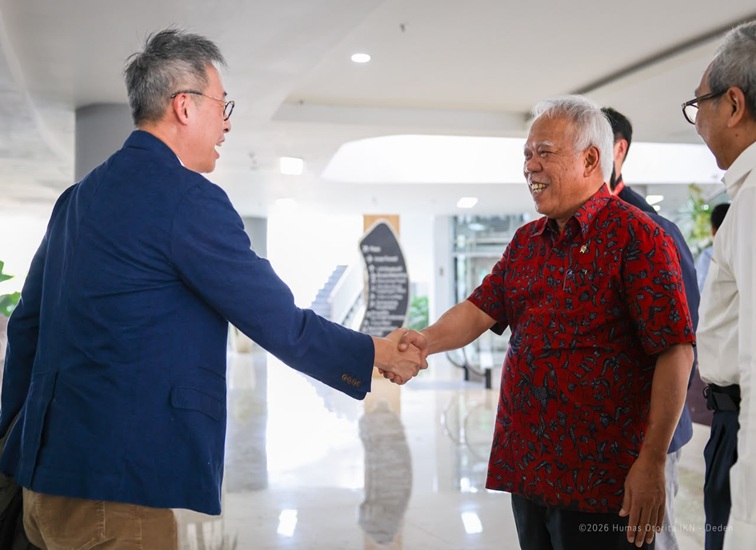 Dari ruang diskusi hingga peninjauan lapangan, 42 delegasi The 127th Road Engineering Association of Asia and Australasia (REAAA) Governing Council Meeting lihat langsung progres pembangunan kawasan Nusantara, pada Senin (5/10/2026). (dok. Humas Otorita IKN)