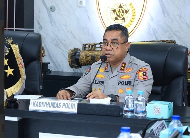 Kadivhumas Polri Irjen Pol. Johnny Eddizon Isir. (Dok. tribratanews.polri.go.id)