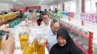 Pemantauan Koperasi Desa/Kelurahan Merah Putih (KDKMP) oleh Menteri Perdagangan, Budi Santoso bersama Menteri Koordinator Bidang Pangan, Zulkifli Hasan di Sukoharjo, Jawa Tengah, Selasa (13/10/26). (dok. Kemendag RI)