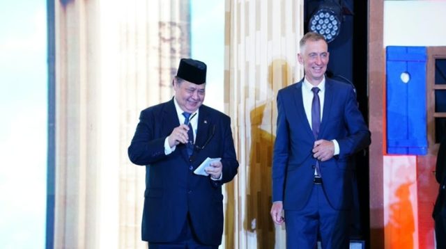 Menteri Koordinator Bidang Perekonomian Airlangga Hartarto (kiri). (Dok. Kementerian Koordinator Bidang Perekonomian)