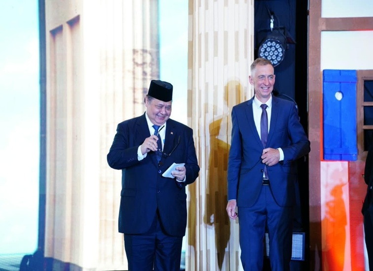Menteri Koordinator Bidang Perekonomian Airlangga Hartarto (kiri). (Dok. Kementerian Koordinator Bidang Perekonomian)