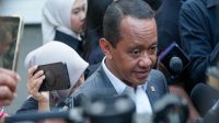 Menteri Koordinator Bidang Hilirisasi dan Transisi Energi Bahlil Lahadalia usai menghadiri pertemuan di Istana Merdeka, Jakarta, Rabu (14/10/2026). (dok. BPMI Setpres)