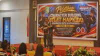 Sambutan Pembukaan Pelatihan oleh Kadispora Kukar, Aji Ali Husni, Hotel Grand Fatma, Tenggarong, Minggu (18/10/26). (Dilla/lingkarkaltim)