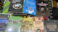 buku karya memfasilitasi penerbitan karya tulis siswa dan guru menjadi buku melalui kolaborasi dengan Nyalanesia.(*far/Lingkarkaltim)