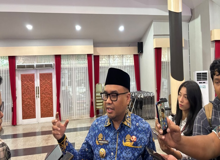 Bupati Kukar Aulia Rahman Basri, Jum'at (23/10/2026) (Rizki/Lingkarkaltim)
