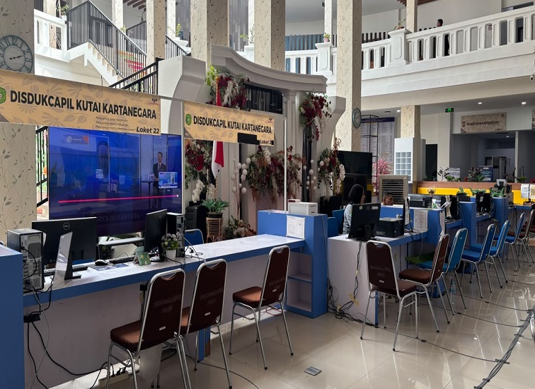 Layanan adminduk di MPP Kukar, Selasa (20/10/2026) (Rizki/Lingkarkaltim)