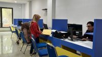 Loket Pelayanan DPMPTSP Kukar, MPP Tenggarong, Kamis (15/10/26). (Dilla/lingkarkaltim)