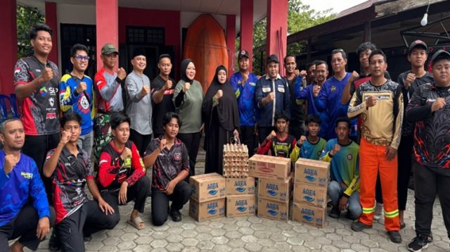 Ketua DPRD Kukar Ahmad Yani tinjau Posko Karhutla di Sukarame, Jum'at (16/10/2026) (Rizki/Lingkarkaltim)