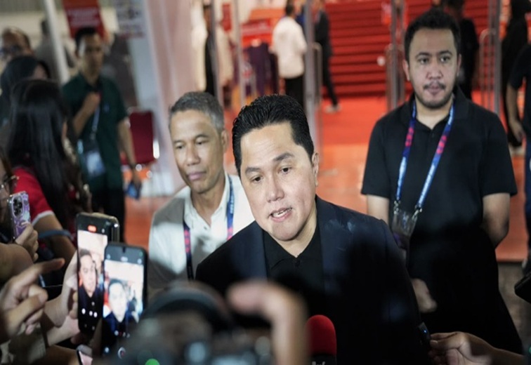 Ketum PSSI Erick Thohir terharu Timnas Indonesia lolos dramatis ke babak final FIFA ASEAN Cup 2026 setelah mengalahkan Bangladesh 9-2 di stadion GBK. (foto: dok. kemenpora.go.id)