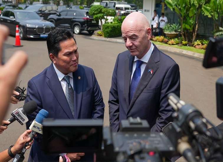 Presiden Federasi Sepak Bola Internasional (FIFA) Gianni Infantino tiba di Kompleks Istana Kepresidenan, Jakarta, Senin (05/10/2026). (dok. BPMI Setpres)