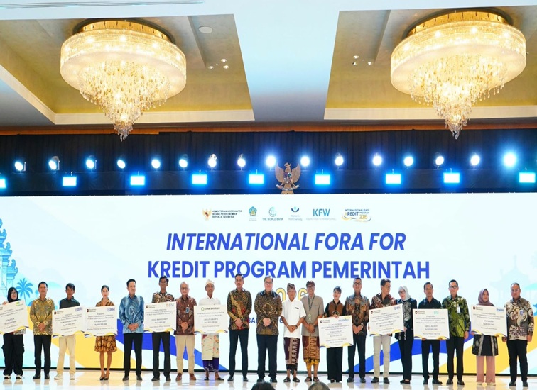 Foto bersama pada acara International Fora for “Kredit Program Pemerintah” 2026 di Nusa Dua, Bali, Kamis (29/10/26). (Dok. Kemenko Bidang Perekonomian  RI)