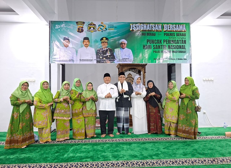 Wakil Bupati Berau, Gamalis, saat menghadiri malam peringatan Hari Santri Nasional 2026 di Masjid Al Qudwah Polres Berau, Rabu (21/10/2026).(Nadzriel/Lingkarkaltim)