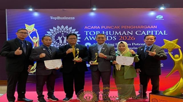 Perumda Batiwak Berau Dapat Penghargaan. (Nadzriel/Lingkarkaltim)