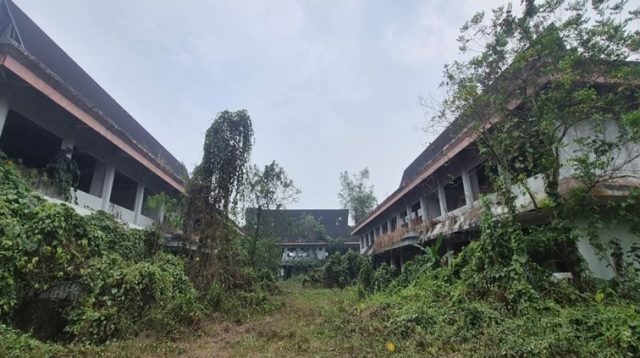 Gedung Mangkrak Unikarta, Tenggarong Seberang. (Doc. Humas DPRD Kukar)