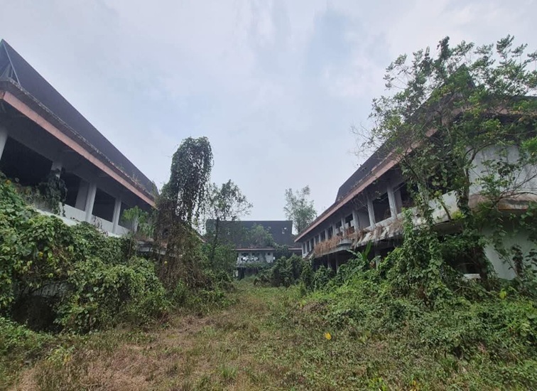 Gedung Mangkrak Unikarta, Tenggarong Seberang. (Doc. Humas DPRD Kukar)