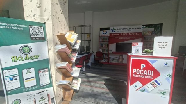 Pojok Perpustakaan MPP Kukar, Jumat (30/10/26). (Dilla/lingkarkaltim)
