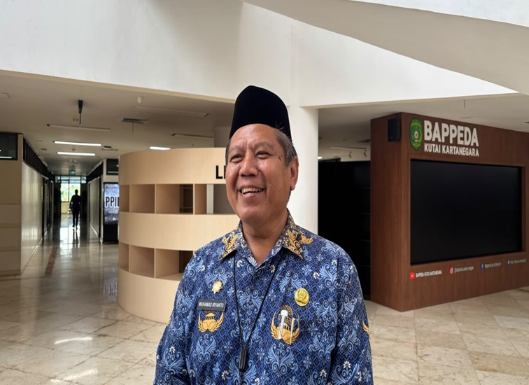 Plt Kepala Disdukcapil Kukar M. Iriyanto, Kamis (29/10/2026) (Rizki/Lingkarkaltim)