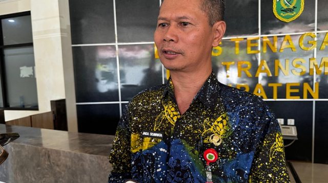 Kepala BPKSDM Berau , Jaka Siswanta Dan Kantor BPKSDM Berau. (Nadzriel/Lingkarkaltim)