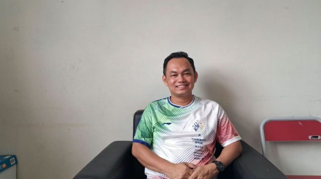 Kepala SMP Negeri 6 Tenggarong, James S. Marpaung. (Far/Lingkarkaltim.com