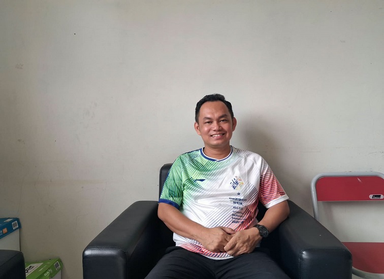 Kepala SMP Negeri 6 Tenggarong, James S. Marpaung. (Far/Lingkarkaltim.com