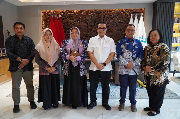 Bupati Berau Sri Juniarsih Mas menemui Wakil Menteri Komunikasi dan Digital (Wamen Komdigi) Nezar Patria di Kantor Kementerian Komunikasi dan Digital (Komdigi), Jakarta, Selasa (20/10/2026).(Adpim Pemkab Berau)