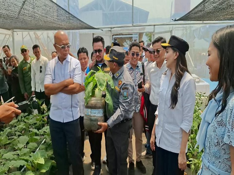 8.000 Satlinmas se-Jawa Tengah padati Stadion Pandanaran Wujil, ASLINMAS dan ABPEDNAS perkuat konsolidasi organisasi. (Dok. Istimewa)