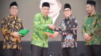 Menteri Koperasi (Menkop) sekaligus Presiden Lajnah Tanfidziyah Pimpinan Pusat Syarikat Islam (SI), Ferry Juliantono dalam acara Dialog Kebangsaan di Surabaya, Jawa Timur, Selasa (20/10/2026). (dok. Kemenkop RI)
