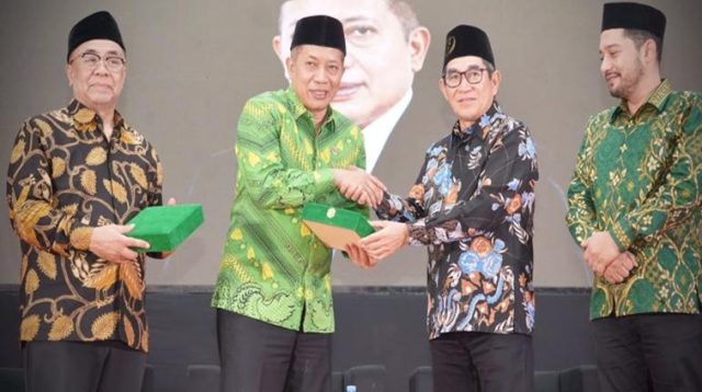 Menteri Koperasi (Menkop) sekaligus Presiden Lajnah Tanfidziyah Pimpinan Pusat Syarikat Islam (SI), Ferry Juliantono dalam acara Dialog Kebangsaan di Surabaya, Jawa Timur, Selasa (20/10/2026). (dok. Kemenkop RI)