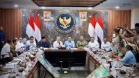 Menteri Koperasi (Menkop) Ferry Juliantono menghadiri Rapat Koordinasi Terbatas (Rakortas) antar Kementerian/ Lembaga (K/L) dan BUMN di Kantor Kementerian Koordinator Bidang Pangan (Kemenko Pangan), Rabu (14/10/26). (Dok. Humas Kementerian Koperasi)