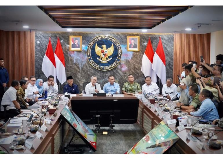 Menteri Koperasi (Menkop) Ferry Juliantono menghadiri Rapat Koordinasi Terbatas (Rakortas) antar Kementerian/ Lembaga (K/L) dan BUMN di Kantor Kementerian Koordinator Bidang Pangan (Kemenko Pangan), Rabu (14/10/26). (Dok. Humas Kementerian Koperasi)