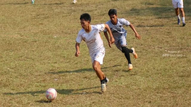 Pertandingan Sepakbola di Kenohan (Dok. Info Teluk Bingkai)