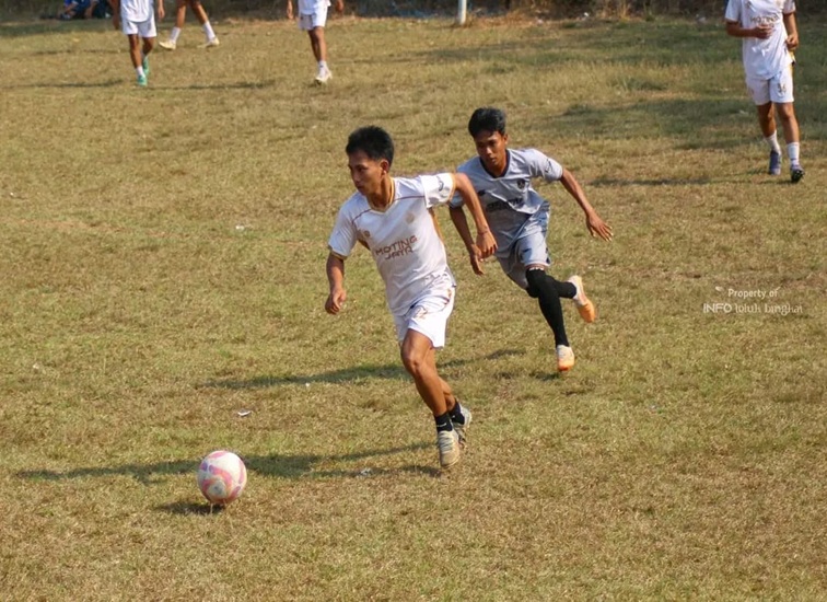 Pertandingan Sepakbola di Kenohan (Dok. Info Teluk Bingkai)