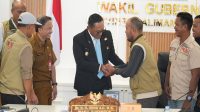 Seno Aji saat menerima audiensi jajaran Dewan Pengurus Daerah Himpunan Peternak Domba Kambing Indonesia (DPD HPDKI) Kalimantan Timur di ruang rapat Wagub Kaltim, Senin (5/10/2026).(adpim Pemprov Kaltim)