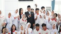 Wagub Seno Aji foto bersama usai memimpin upacara peringatan Hari Sumpah Pemuda ke-98 Tahun 2026 di Pendopo Odah Etam, Samarinda, Rabu (28/10/2026).(Adpim Pemprov Kaltim)