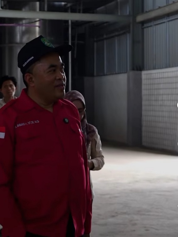 Ketua DPRD Kukar Ahmad Yani meninjau pembangunan pabrik rumput laut, Jum'at (2/10/2026) (Ahmad Yani)