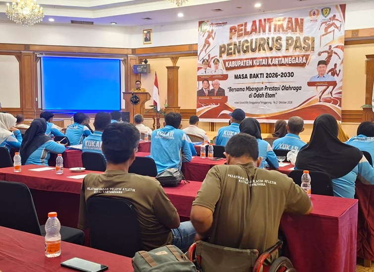 Pelantikan Pengurus PASI sekaligus Pelatihan Pelatih Dasar Atletik di Hotel Grand Elty Singgasana, Tenggarong, Senin (19/10/26). (Dilla/lingkarkaltim)