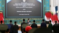 Presiden Prabowo Subianto saat melantik Kepala BNPB serta Kepala dan Wakil Kepala BPGMN di Istana Negara, Jakarta, pada Kamis (15/10/2026). (Dok. BPMI Setpres)